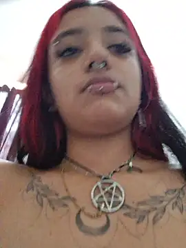 Snapshot of carolinerue chatting on June 2026 06:29:02 PM carolinerue online show from June 2026 06:29:02 PM