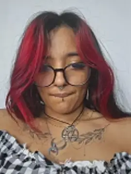 Snapshot of carolinerue chatting on June 2026 08:03:02 AM carolinerue online show from June 2026 08:03:02 AM