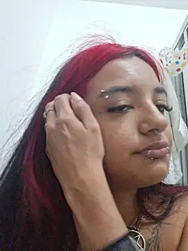 Snapshot of carolinerue chatting on June 2026 07:03:01 AM carolinerue online show from June 2026 07:03:01 AM