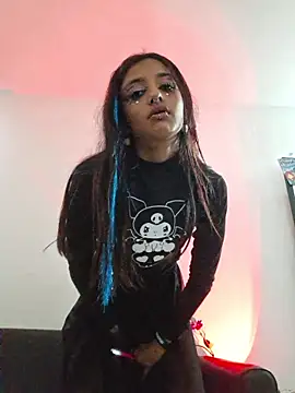 carolinerue online show from October 2025 10:58:01 AM