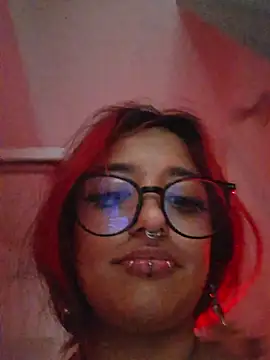 Snapshot of carolinerue chatting on May 2026 08:03:02 PM carolinerue online show from May 2026 08:03:02 PM