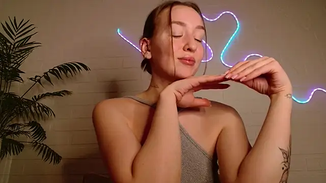 WhitePrincessLuna online show from February 2026 02:59:02 PM