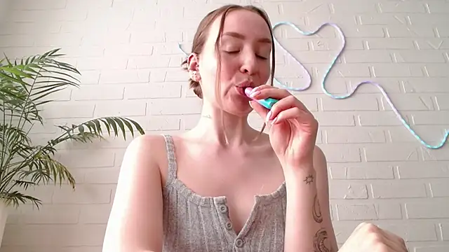 WhitePrincessLuna online show from March 2026 01:02:01 PM