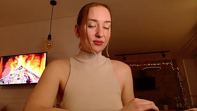 WhitePrincessLuna online show from November 2025 03:23:01 PM