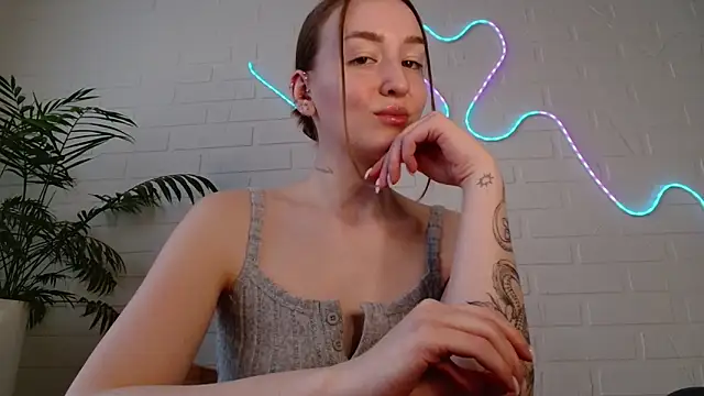 WhitePrincessLuna online show from March 2026 02:33:01 PM