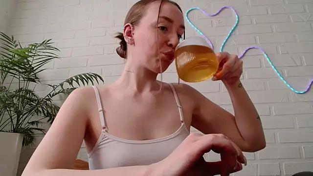 WhitePrincessLuna online show from March 2026 01:37:01 PM