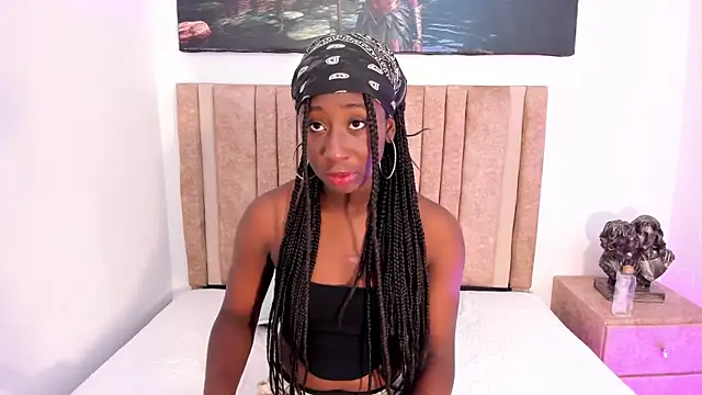 Madison Monroe  online show from October 2025 12:17:02 PM