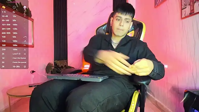 xKevyn online show from October 2025 12:29:02 PM