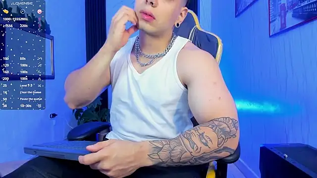 xKevyn online show from December 2025 12:18:01 PM