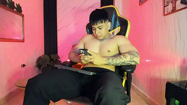 xKevyn online show from October 2025 12:13:02 PM