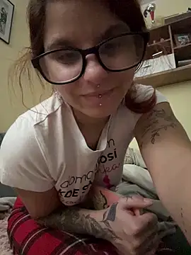 Brutecia2002 online show from December 2025 08:04:02 PM