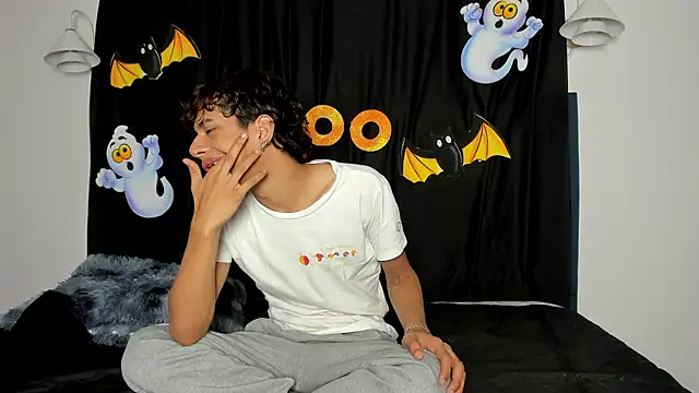 maicol cum23 online show from October 2025 04:33:02 AM