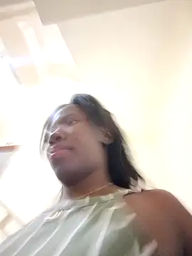 Snapshot of Rossie-Cameron chatting on November 2025 01:00:02 PM Rossie-Cameron online show from November 2025 01:00:02 PM