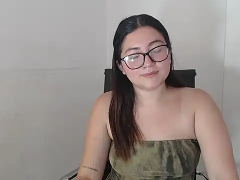 MiaFoxx5 online show from September 2025 09:47:02 PM