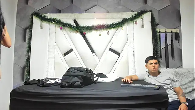 Sarahwalkerr online show from December 2025 07:57:02 PM