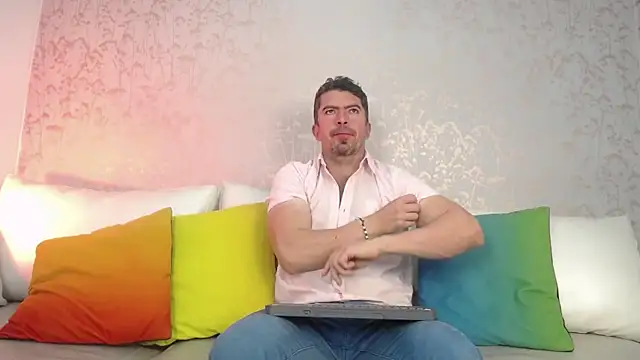 JuanKarloz  online show from September 2025 01:40:02 PM