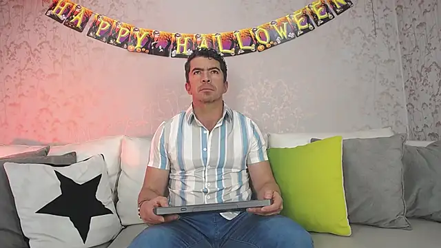 JuanKarloz  online show from October 2025 01:54:02 PM