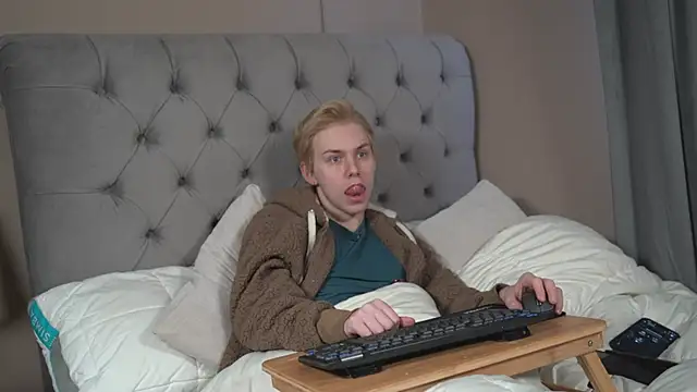 scottishtwink01 online show from March 2026 03:09:01 PM