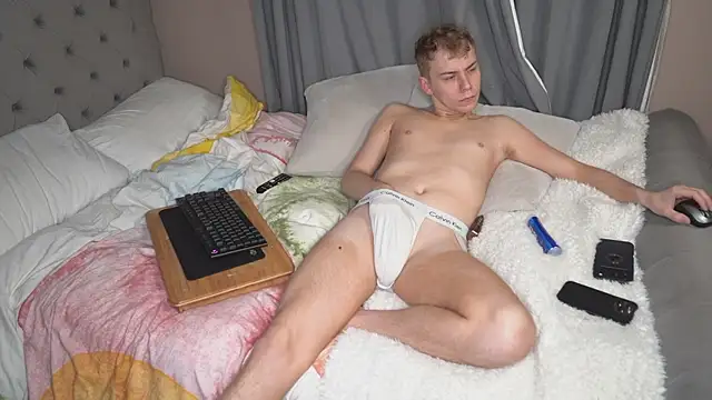 scottishtwink01 online show from April 2026 08:01:01 PM