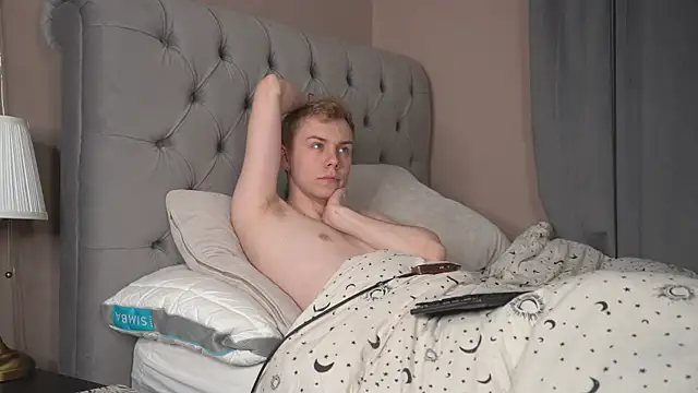 scottishtwink01 online show from May 2026 09:49:01 PM