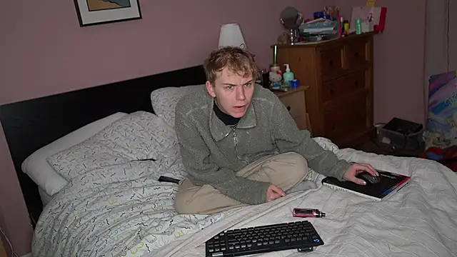 scottishtwink01 online show from November 2025 03:05:01 PM