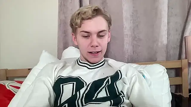 scottishtwink01 online show from October 2025 10:29:01 PM
