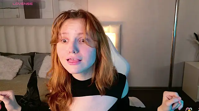 Snapshot of AlisHanson chatting on October 2025 08:12:02 AM AlisHanson online show from October 2025 08:12:02 AM