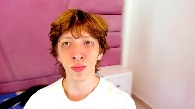 Snapshot of taylorleexx chatting on September 2025 07:49:01 PM taylorleexx online show from September 2025 07:49:01 PM