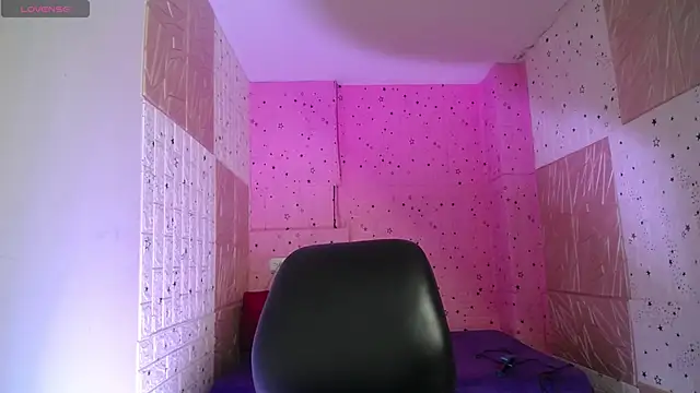 emmydurant online show from November 2025 08:01:02 PM