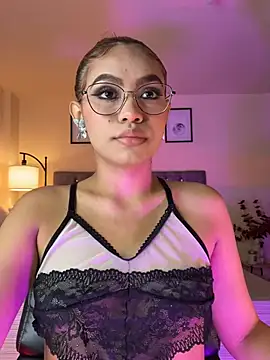 Snapshot of OxanaFedorova1- chatting on May 2026 08:52:03 PM OxanaFedorova1- online show from May 2026 08:52:03 PM