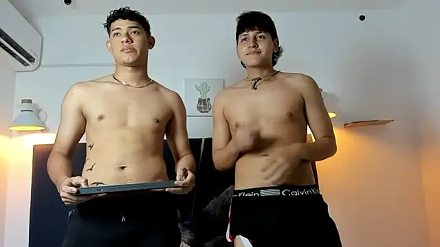 Snapshot of ryan_cum23 chatting on October 2025 12:23:02 AM ryan cum23 online show from October 2025 12:23:02 AM