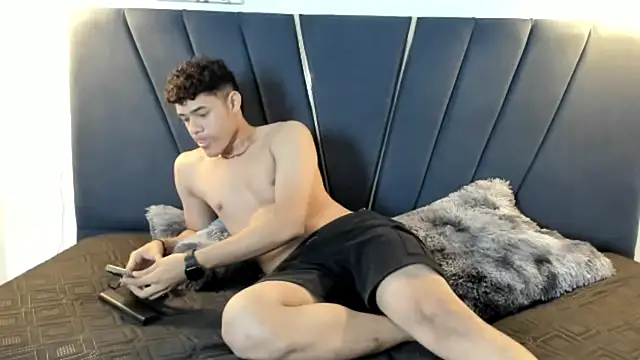 Snapshot of ryan_cum23 chatting on September 2025 01:17:01 AM ryan cum23 online show from September 2025 01:17:01 AM