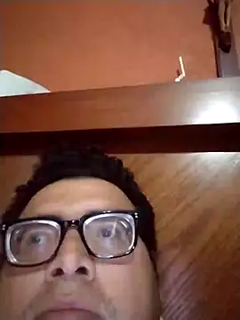 Santiagoqro85 online show from November 2025 10:48:01 PM