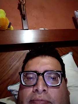Snapshot of Santiagoqro85 chatting on October 2025 04:36:02 AM Santiagoqro85 online show from October 2025 04:36:02 AM