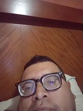 Santiagoqro85 online show from December 2025 01:56:01 PM