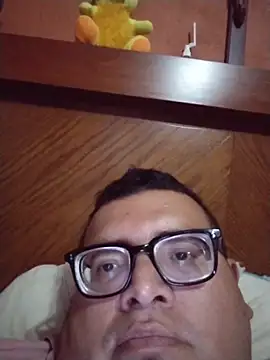 Santiagoqro85 online show from December 2025 12:55:01 AM