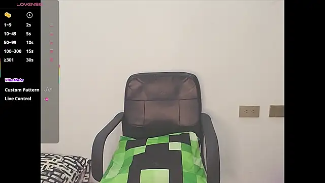 Snapshot of Isis_Bladee chatting on June 2026 09:45:02 PM Isis Bladee online show from June 2026 09:45:02 PM