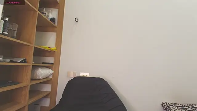 Snapshot of Isis_Bladee chatting on July 2026 01:05:02 AM Isis Bladee online show from July 2026 01:05:02 AM