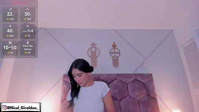 nicol giraldoo online show from April 2026 03:52:01 AM