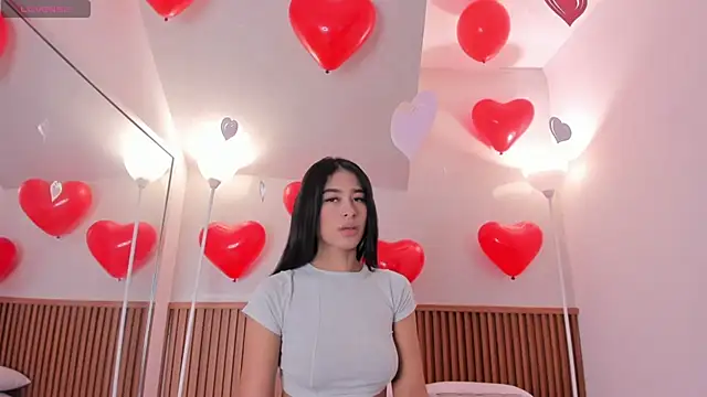 nicol giraldoo online show from February 2026 03:51:01 AM