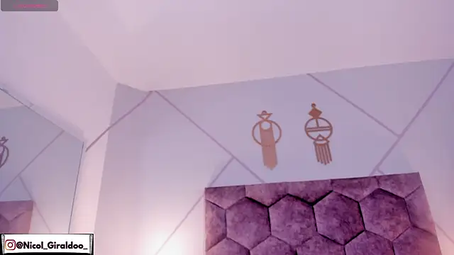 nicol giraldoo online show from March 2026 03:27:01 AM