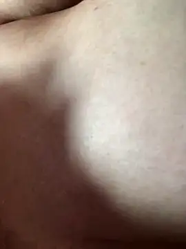 Snapshot of luzmelzinha chatting on October 2025 06:49:02 PM luzmelzinha online show from October 2025 06:49:02 PM