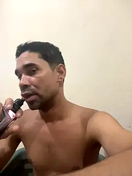 Snapshot of Reisy_HC chatting on September 2025 02:18:02 AM Reisy HC online show from September 2025 02:18:02 AM