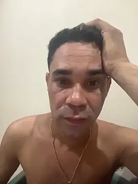 Snapshot of Reisy_HC chatting on September 2025 03:43:01 AM Reisy HC online show from September 2025 03:43:01 AM