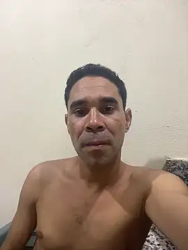 Snapshot of Reisy_HC chatting on October 2025 01:59:01 AM Reisy HC online show from October 2025 01:59:01 AM