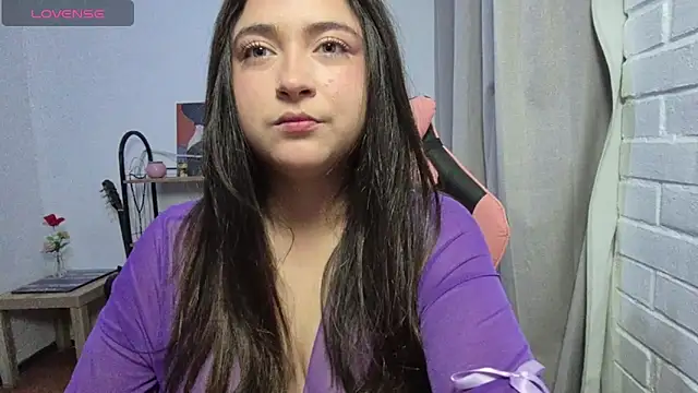 valentinauwu online show from March 2026 01:29:02 AM