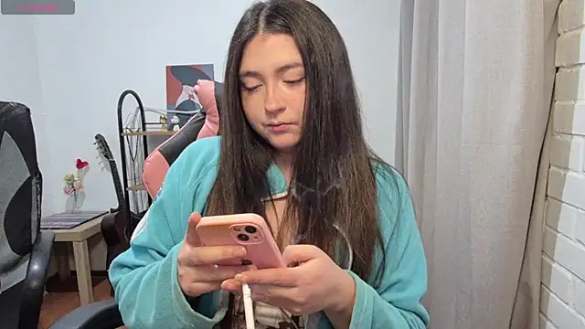 valentinauwu online show from May 2026 02:17:02 AM