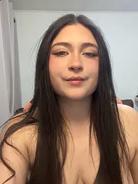 valentinauwu online show from July 2026 03:23:01 AM