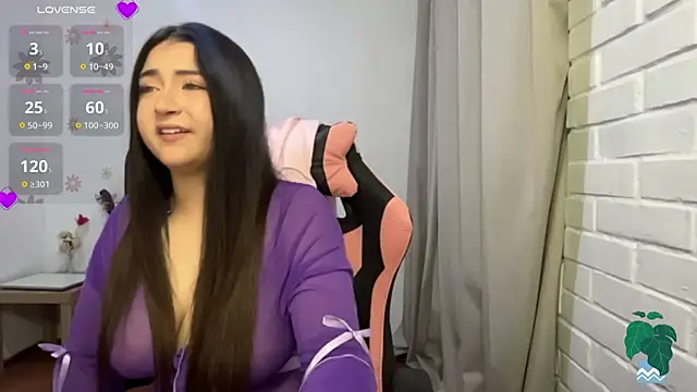 valentinauwu online show from April 2026 01:40:02 AM