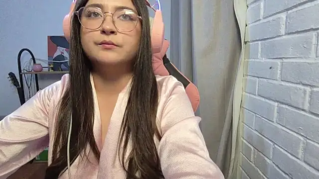 valentinauwu online show from March 2026 06:15:01 AM